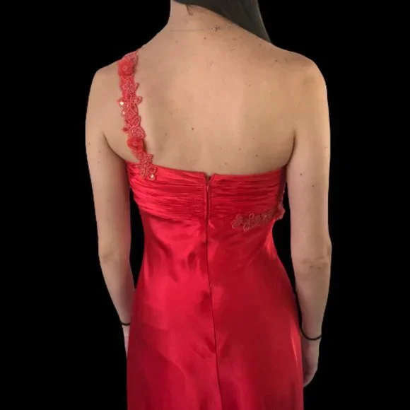 Dazzling Designer Red/Coral Formal Gown Size 3/4 - Picture 5 of 8